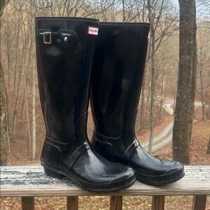 Hunter Original Tall Gloss Rain Boots
Black Natural Rubber Waterproof Wellies